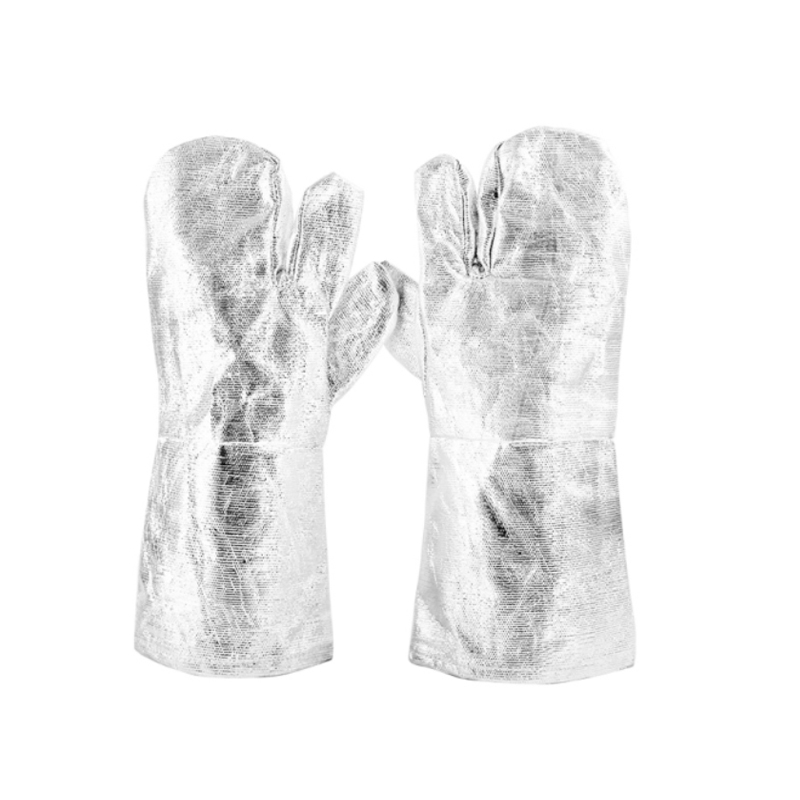 Mănuși rezistente la foc din folie de aluminiu